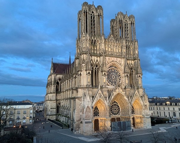 Das Bild zeigt die Kathedrale von Reims
