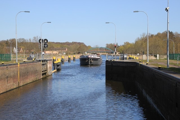 Das Bild zeigt die Schleuse des Elbe-Lübeck-Kanals in Krummesse
