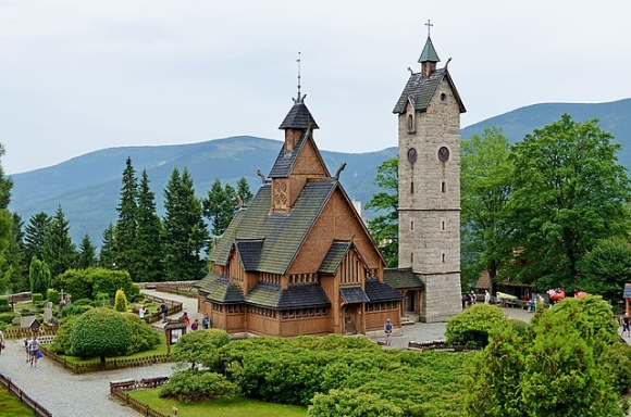 Das Bild zeigt die Stabkirche Wang