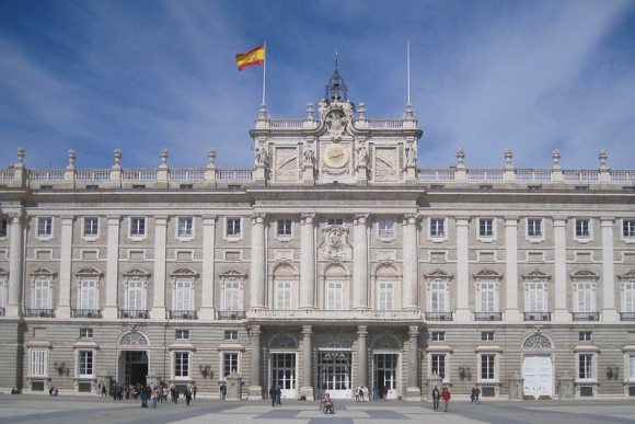 Das Bild zeigt den Palacio Real (Madrid)