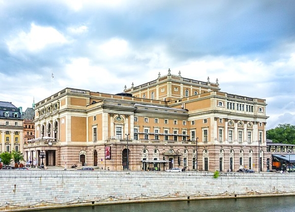 Das Bild zeigt die Königliche Oper in Stockholm