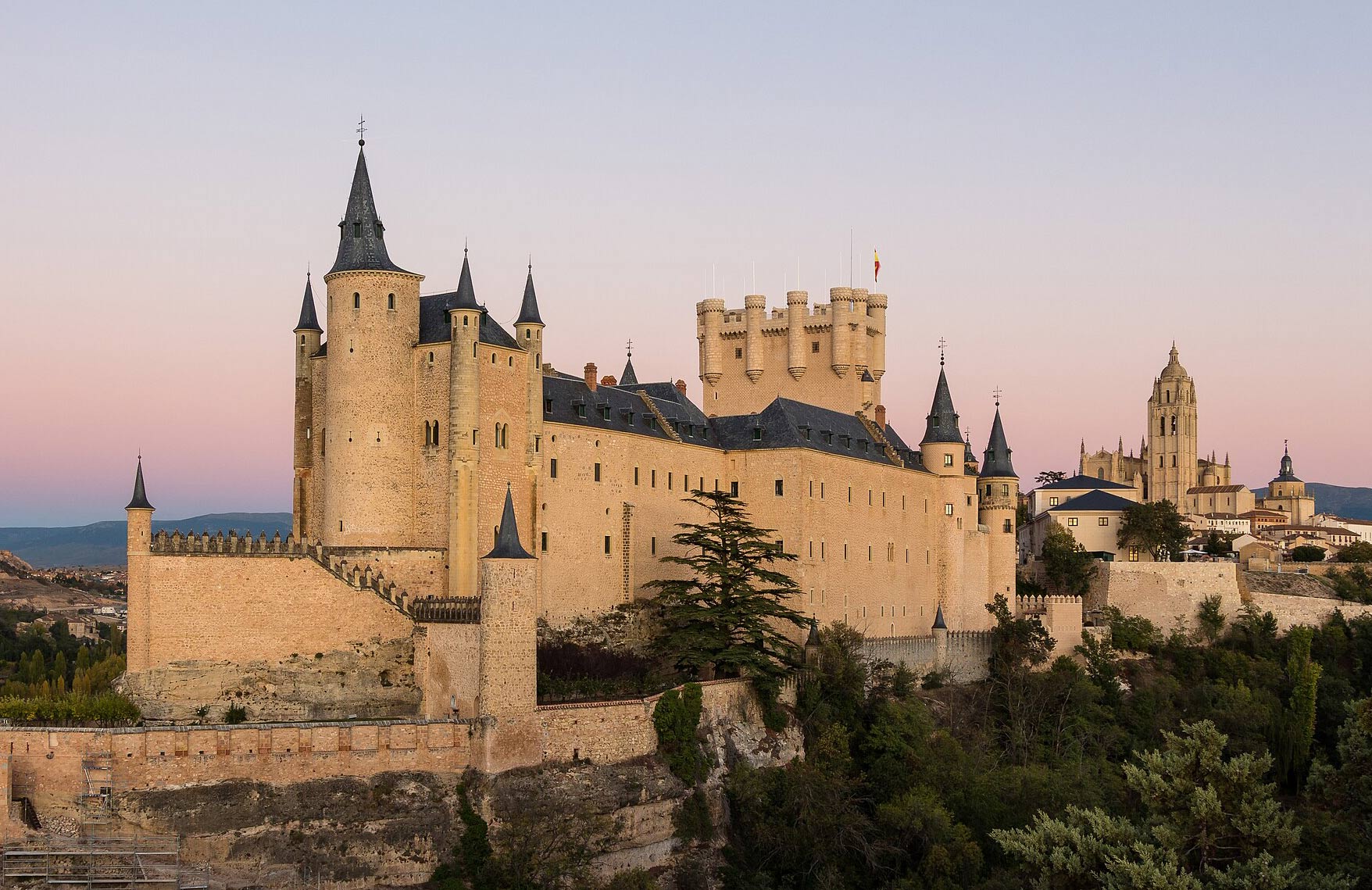 Das Bild zeigt den Alcazar von Segovia