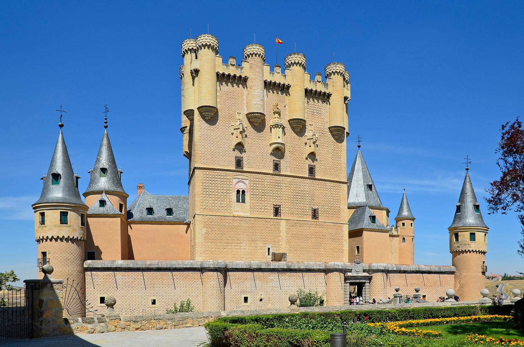 Das Bild zeigt den Donjon des Alcazar von Segovia