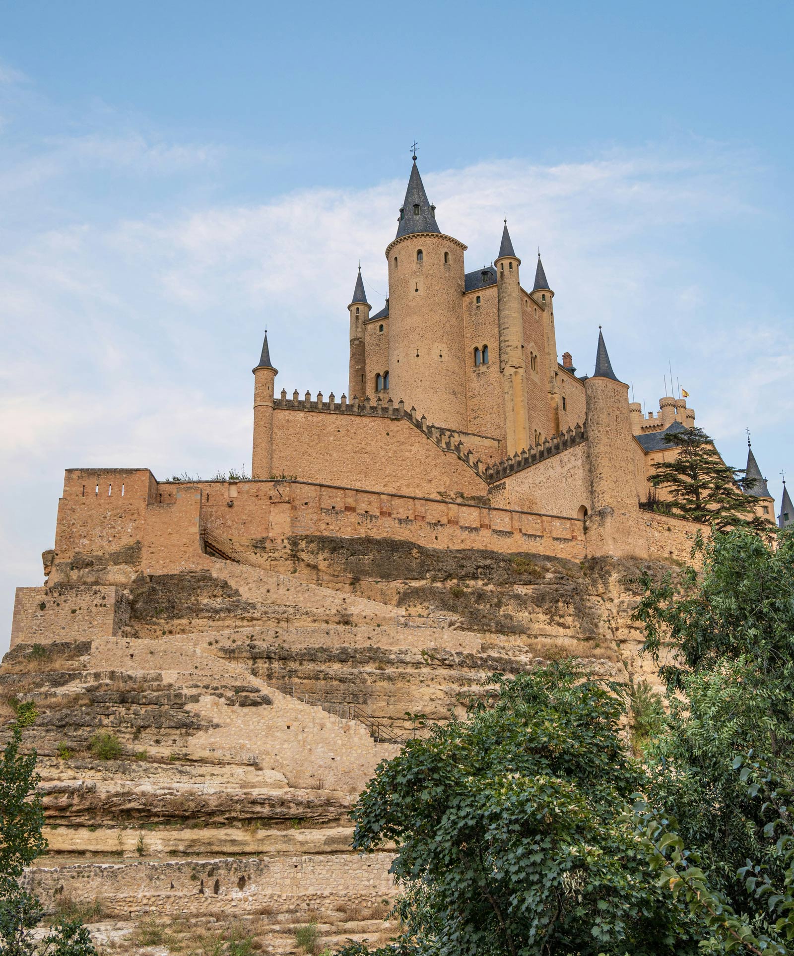 Das Bild zeigt die Schiffsbug-Form des Alcazar von Segovia