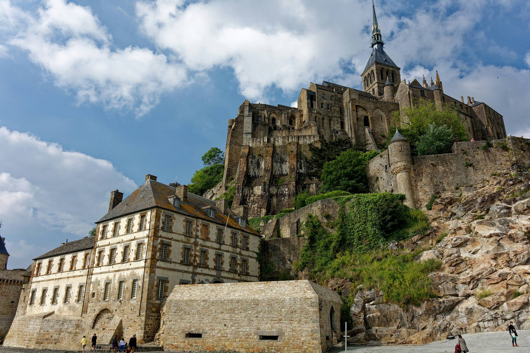 Das Bild zeigt die Abtei des Mont Saint-Michel